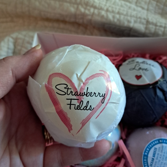 Mixed Large & XL Chocolate, Fruit, Floral Luscious Limited Edition Bath Bombs - Picture 8 of 16